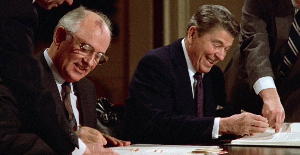 Reagan and Gorbachov